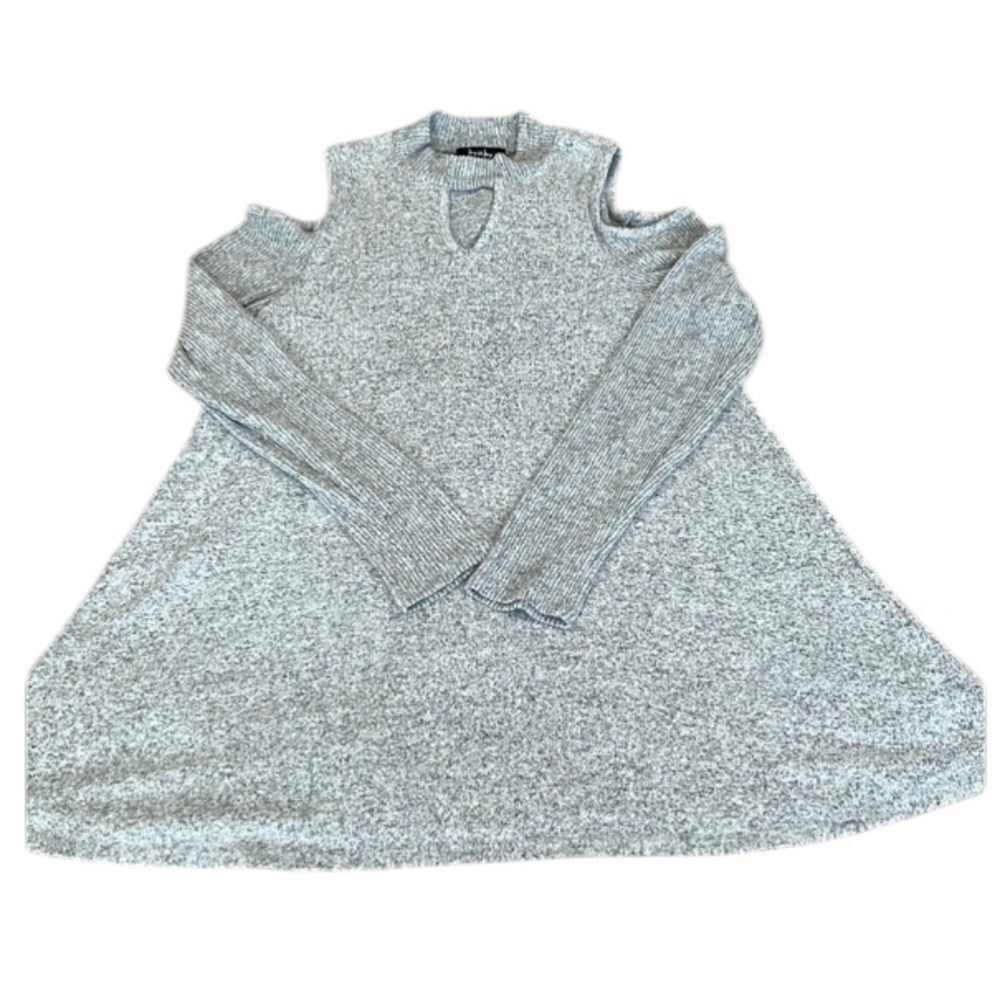 By&By size M grey long sleeve cold shoulder flowy soft stretchy top GUC